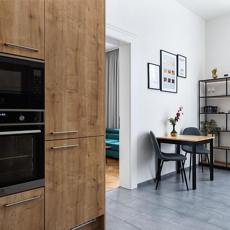 Stay2Gether City Buzz Apt - O2 Arena - Sleeps 6 프라하 외부 사진