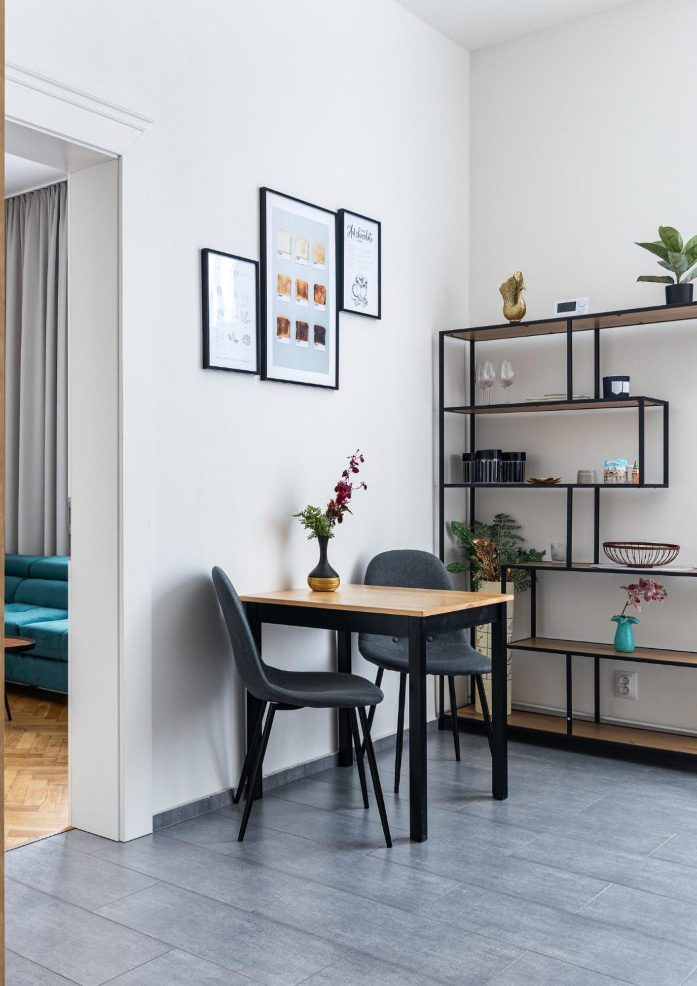 Stay2Gether City Buzz Apt - O2 Arena - Sleeps 6 프라하 외부 사진